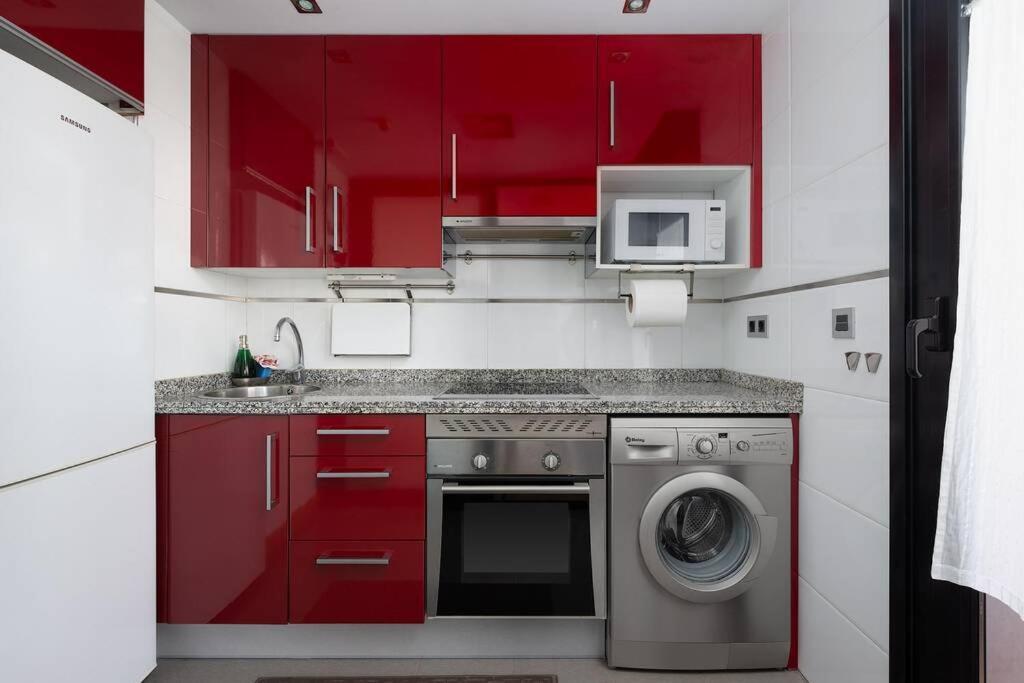 Apartamento Soleado, Aparcamiento Gratuito, A Pie Del Centro Apartment Oviedo Luaran gambar