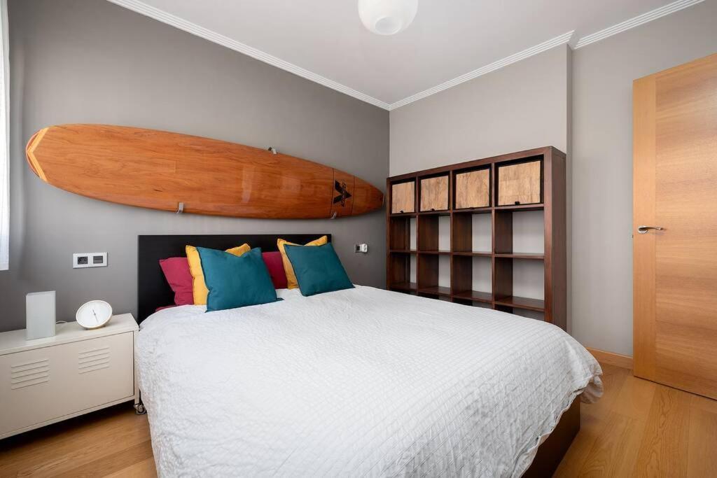 Apartamento Soleado, Aparcamiento Gratuito, A Pie Del Centro Apartment Oviedo Luaran gambar